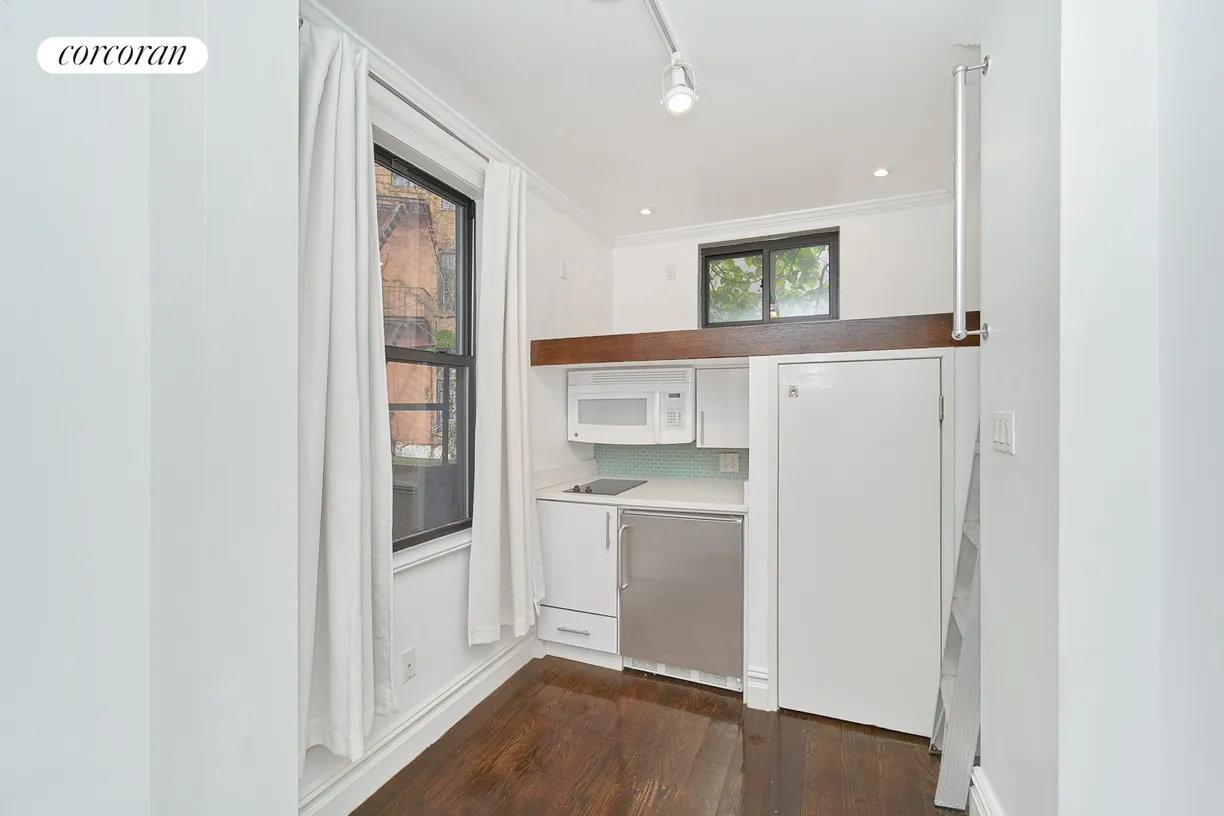 New York City Real Estate | View 102 Greenwich Avenue, 10 | room 2