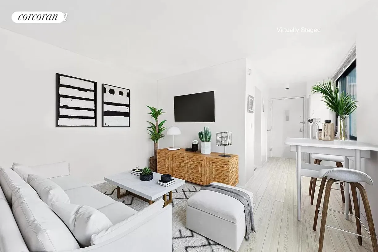 New York City Real Estate | View 1 Irving Place, U7G | Living Room