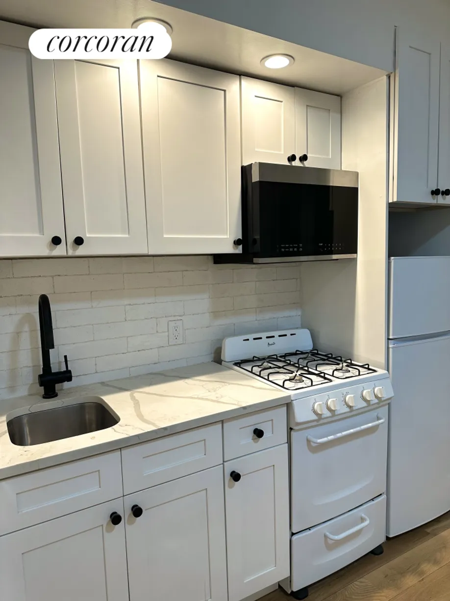 New York City Real Estate | View 326 West 47th Street, 1B | room 2