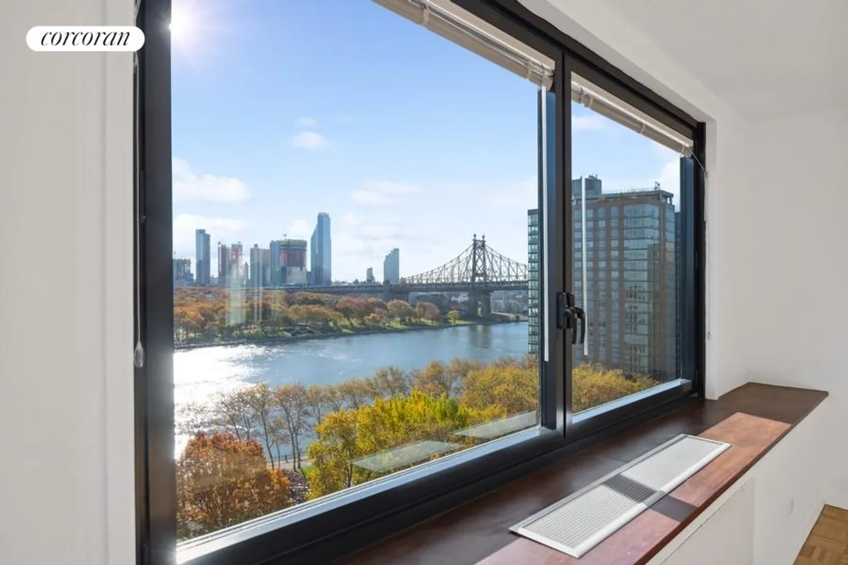 New York City Real Estate | View 531 Main Street, 1504 | room 2
