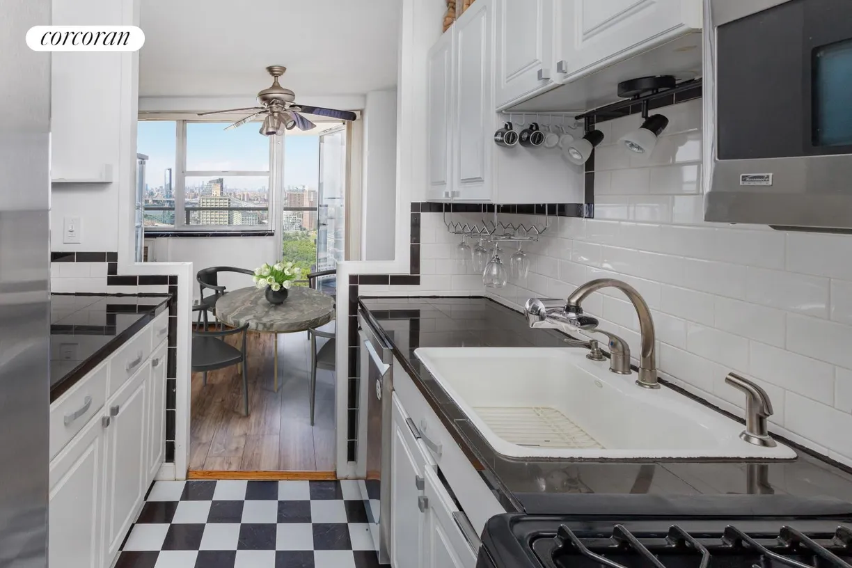 New York City Real Estate | View 75 Henry Street, 28D | room 1