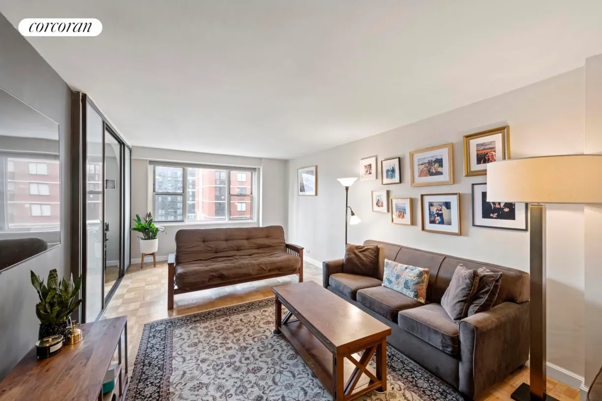 New York City Real Estate | View 300 East 40th Street, 25S | 2 Beds, 1 Bath