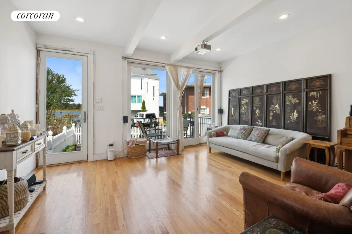New York City Real Estate | View 723 King Avenue | Living Room