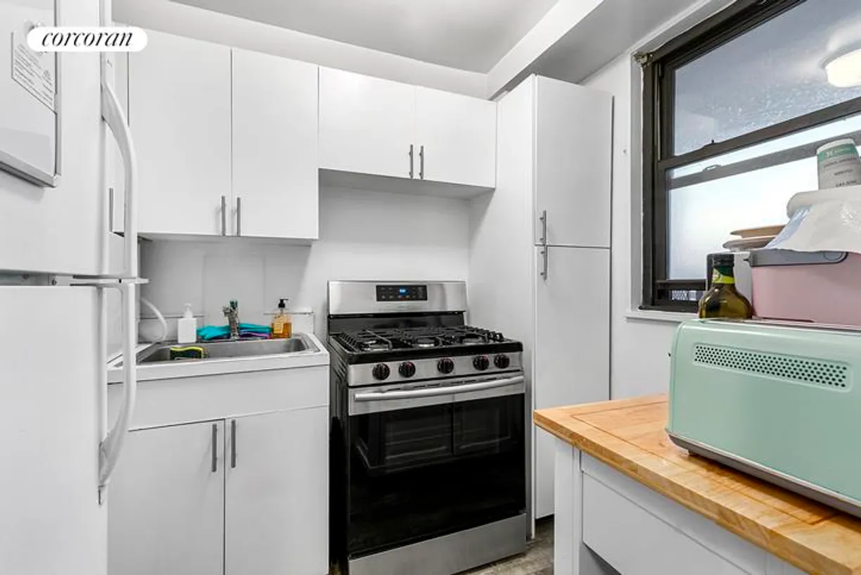 New York City Real Estate | View 61-55 98th Street, 16B | room 1