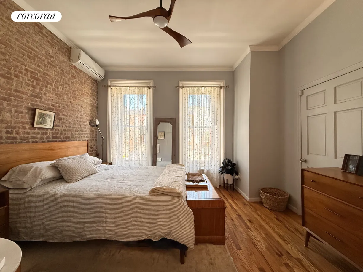 New York City Real Estate | View 192 Kosciuszko Street | room 1