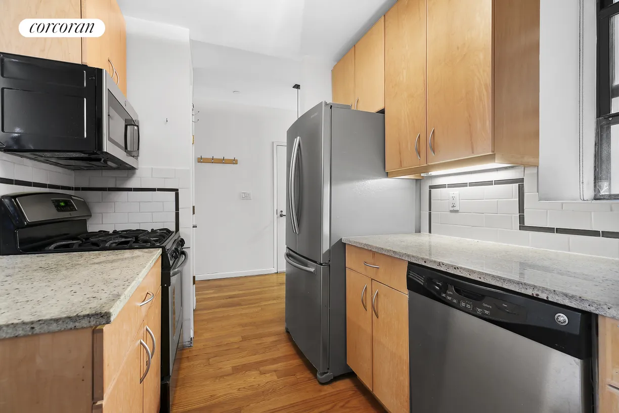 New York City Real Estate | View 250 Manhattan Avenue, 1A | room 2
