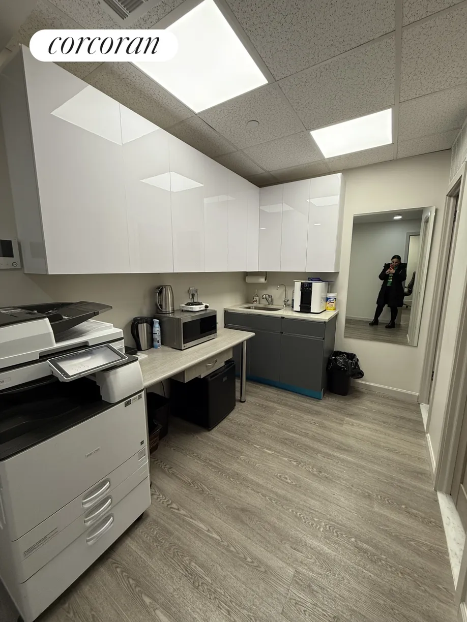New York City Real Estate | View 179 West End Avenue, B | room 1