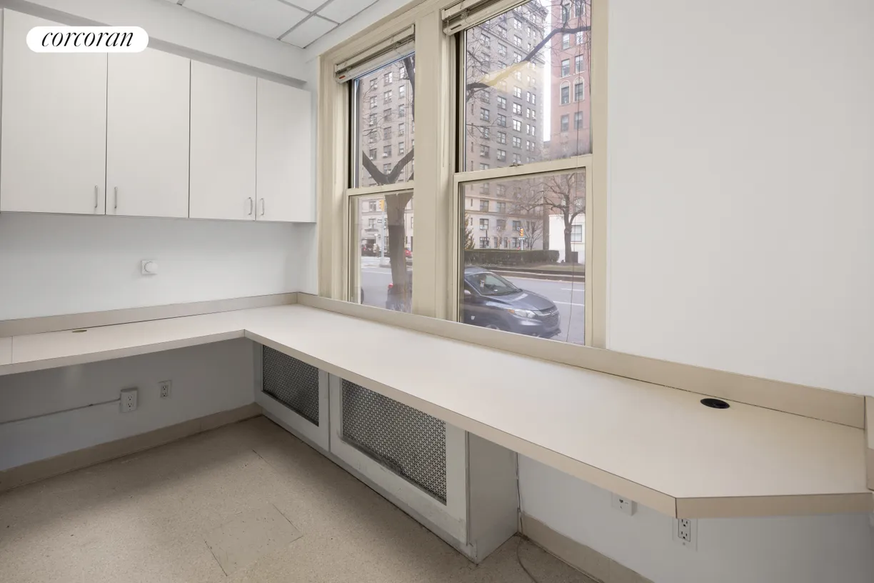 New York City Real Estate | View 1070 Park Avenue, 1A | room 1