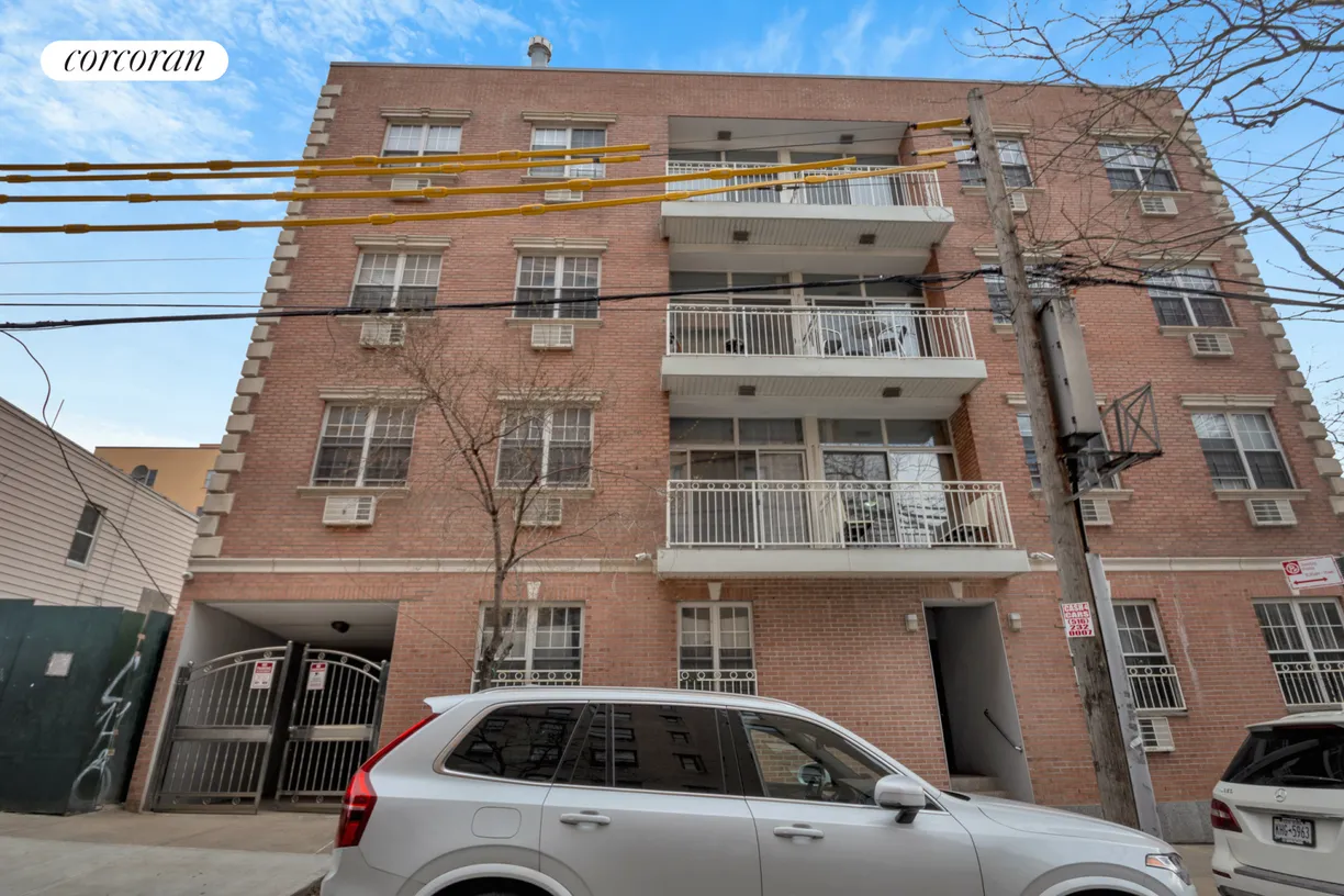 New York City Real Estate | View 3001 Newtown Avenue | room 1