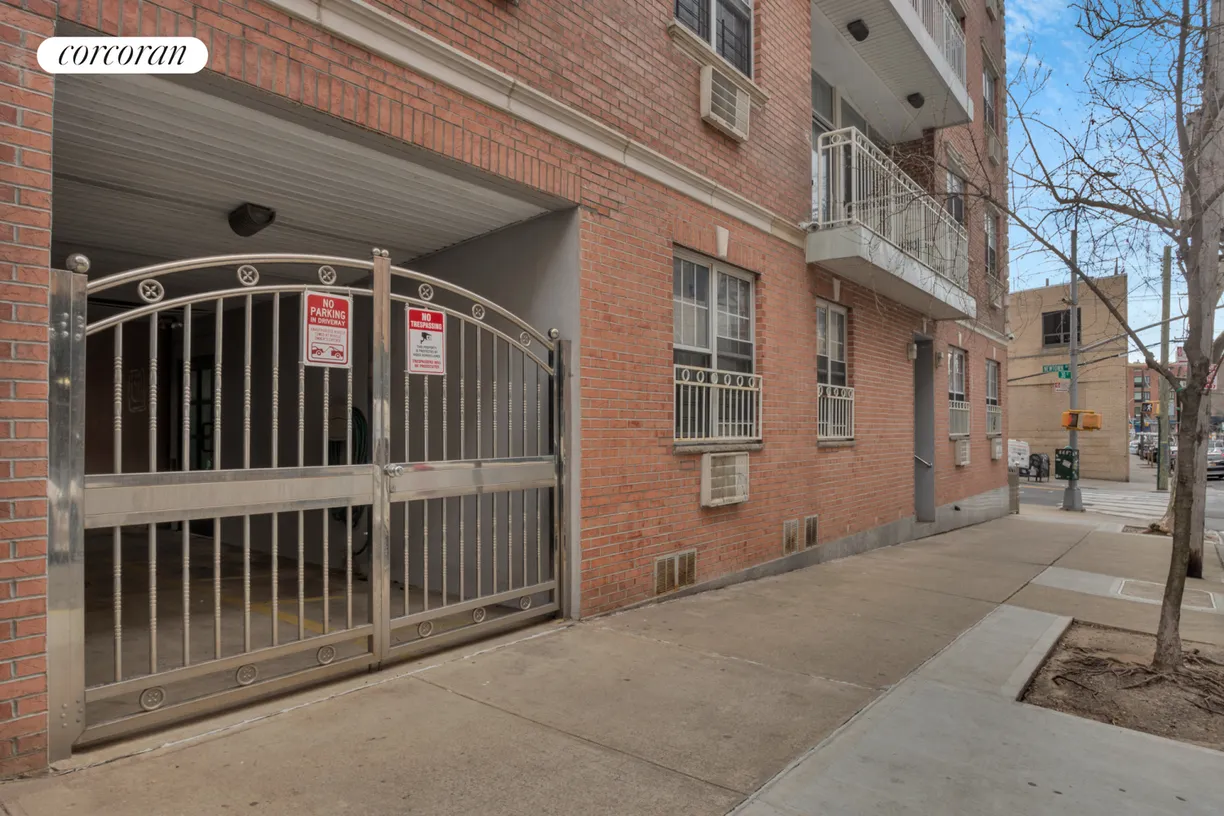 New York City Real Estate | View 3001 Newtown Avenue | room 2