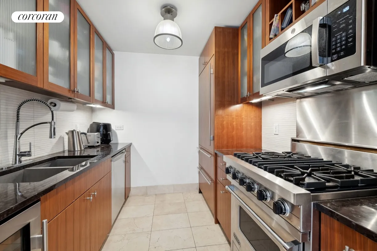 New York City Real Estate | View 250 East 53rd Street, 1403 | room 2