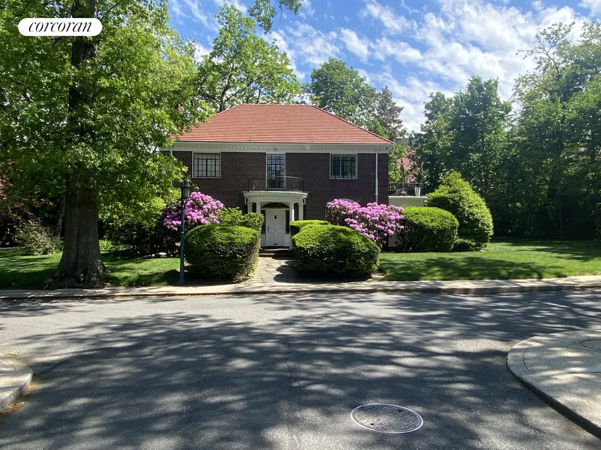 New York City Real Estate | View 16 Upshaw Road | 4 Beds, 4 Baths