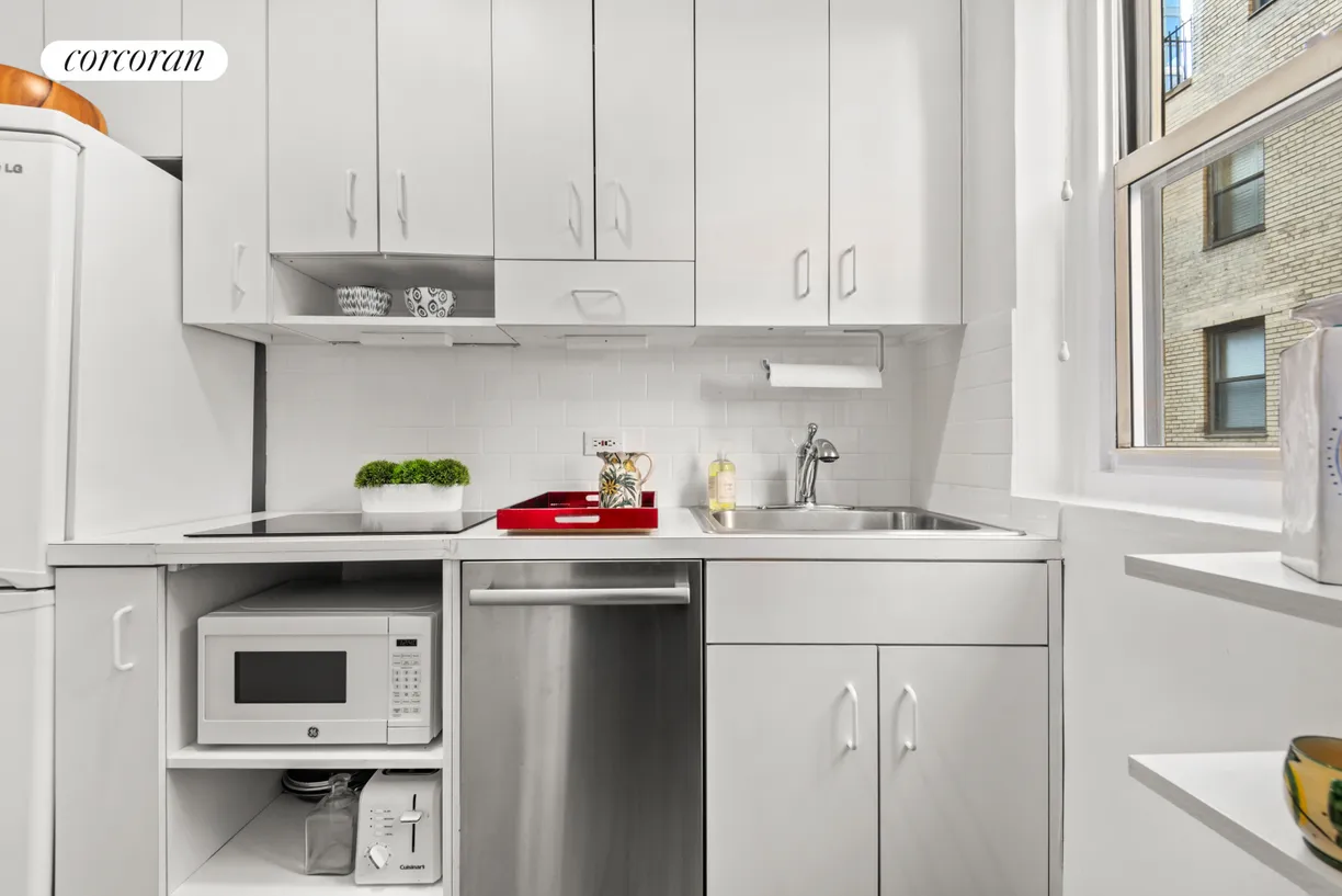 New York City Real Estate | View 414 East 52nd Street, 5D | Kitchen