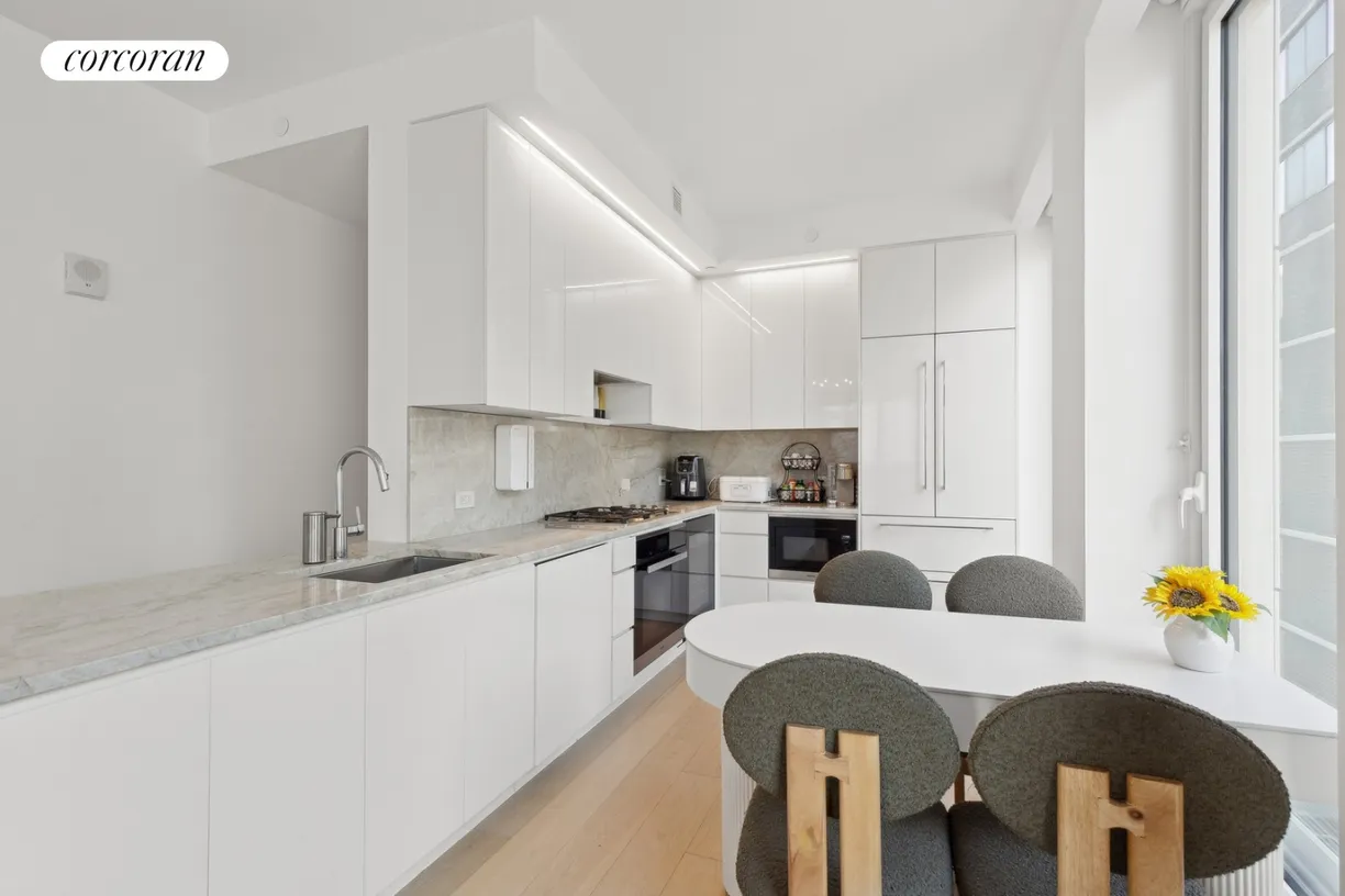 New York City Real Estate | View 15 West 61st Street, 20B | room 2