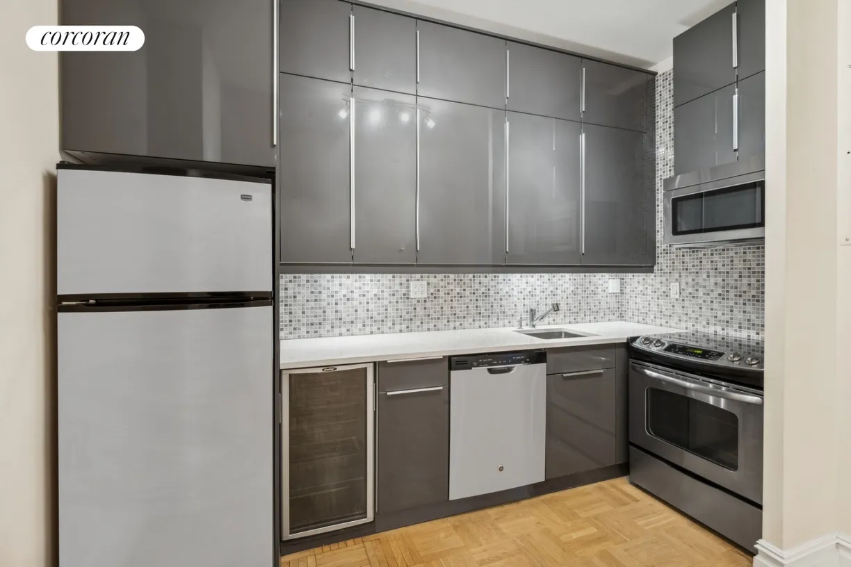 New York City Real Estate | View 470 Park Avenue, 8B | room 2