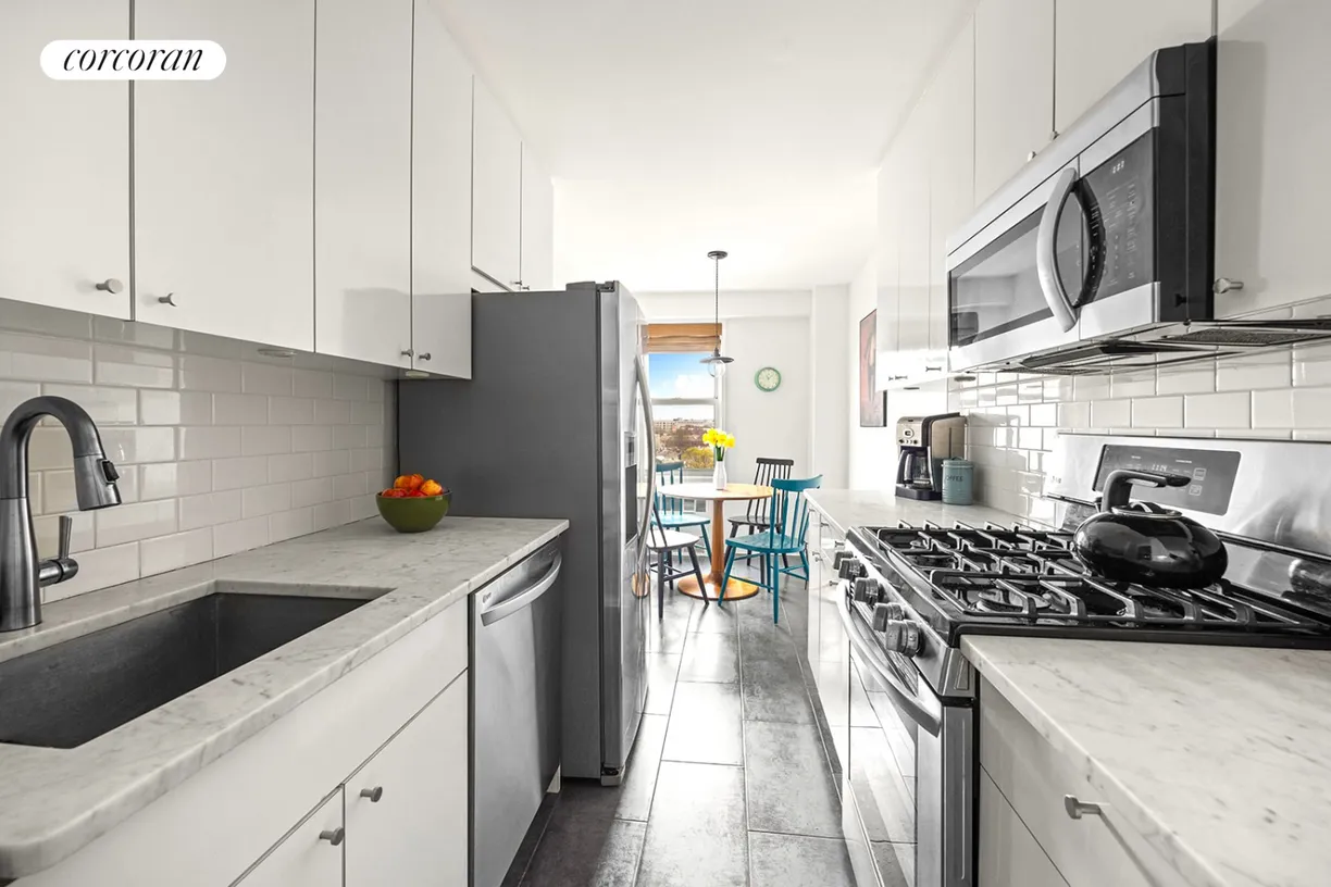 New York City Real Estate | View 370 Ocean Parkway, 9B | room 2