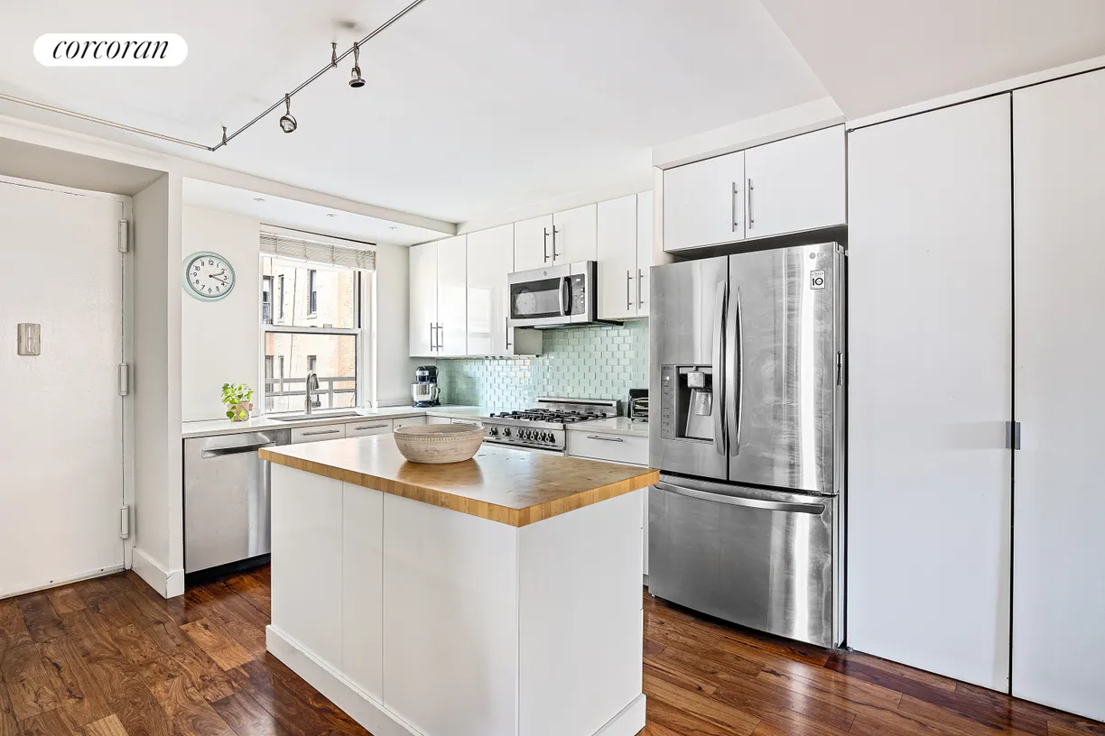 New York City Real Estate | View 100 West 94th Street, 8G | room 2