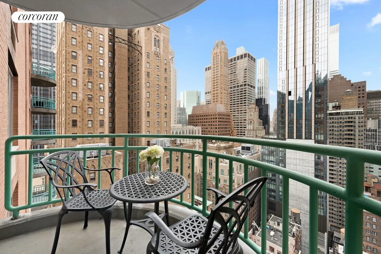 New York City Real Estate | View 145 East 48th Street, 28G | room 2