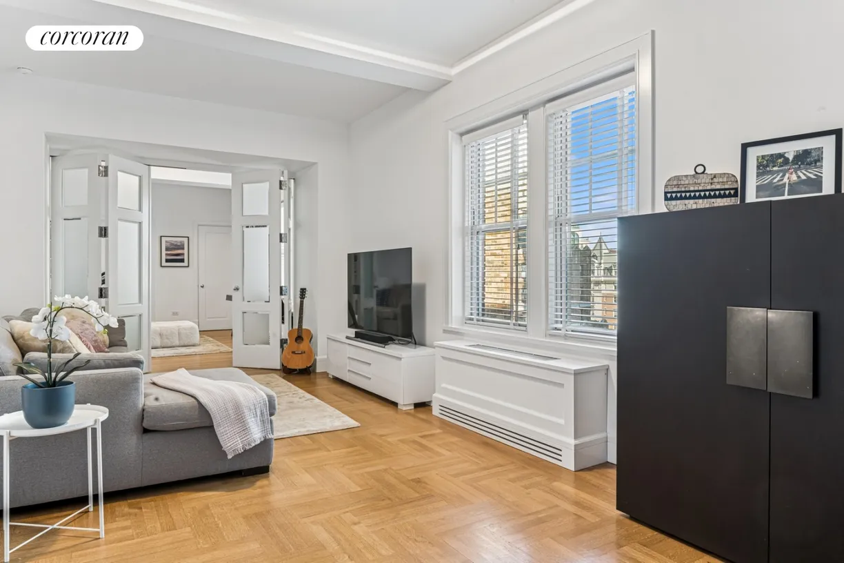 New York City Real Estate | View 27 West 72nd Street, 1615 | Separate Living Suite