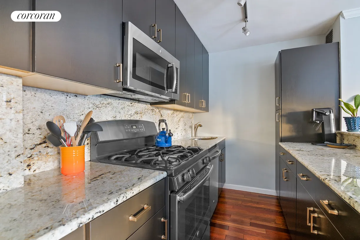 New York City Real Estate | View 142 West End Avenue, 29T | room 2