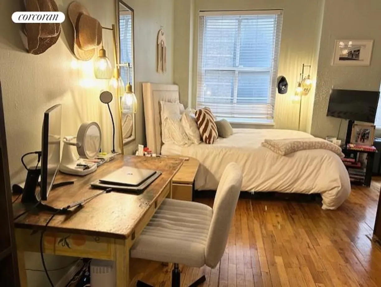 New York City Real Estate | View 4 Lexington Avenue, 6L | 1 Bath