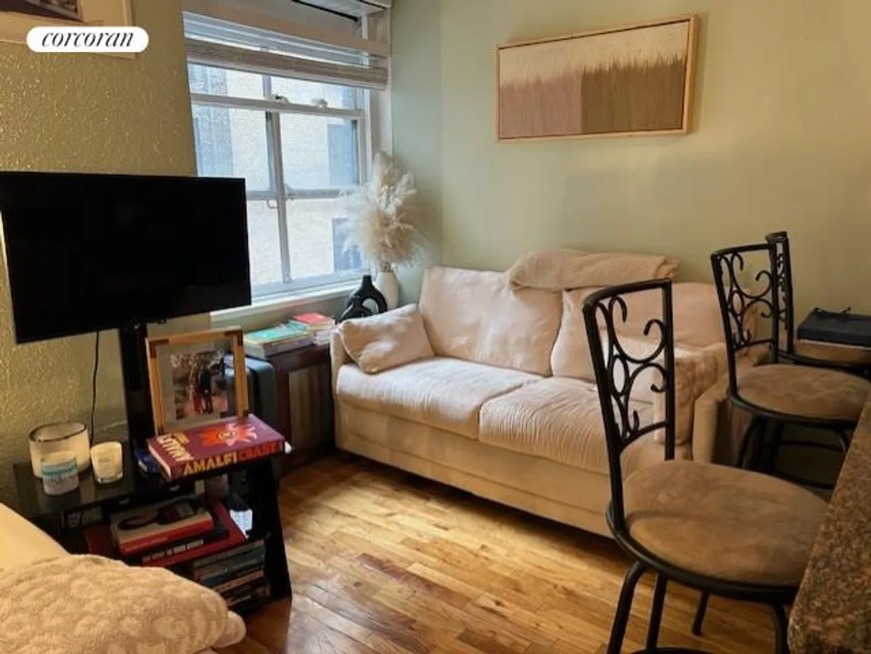 New York City Real Estate | View 4 Lexington Avenue, 6L | room 1