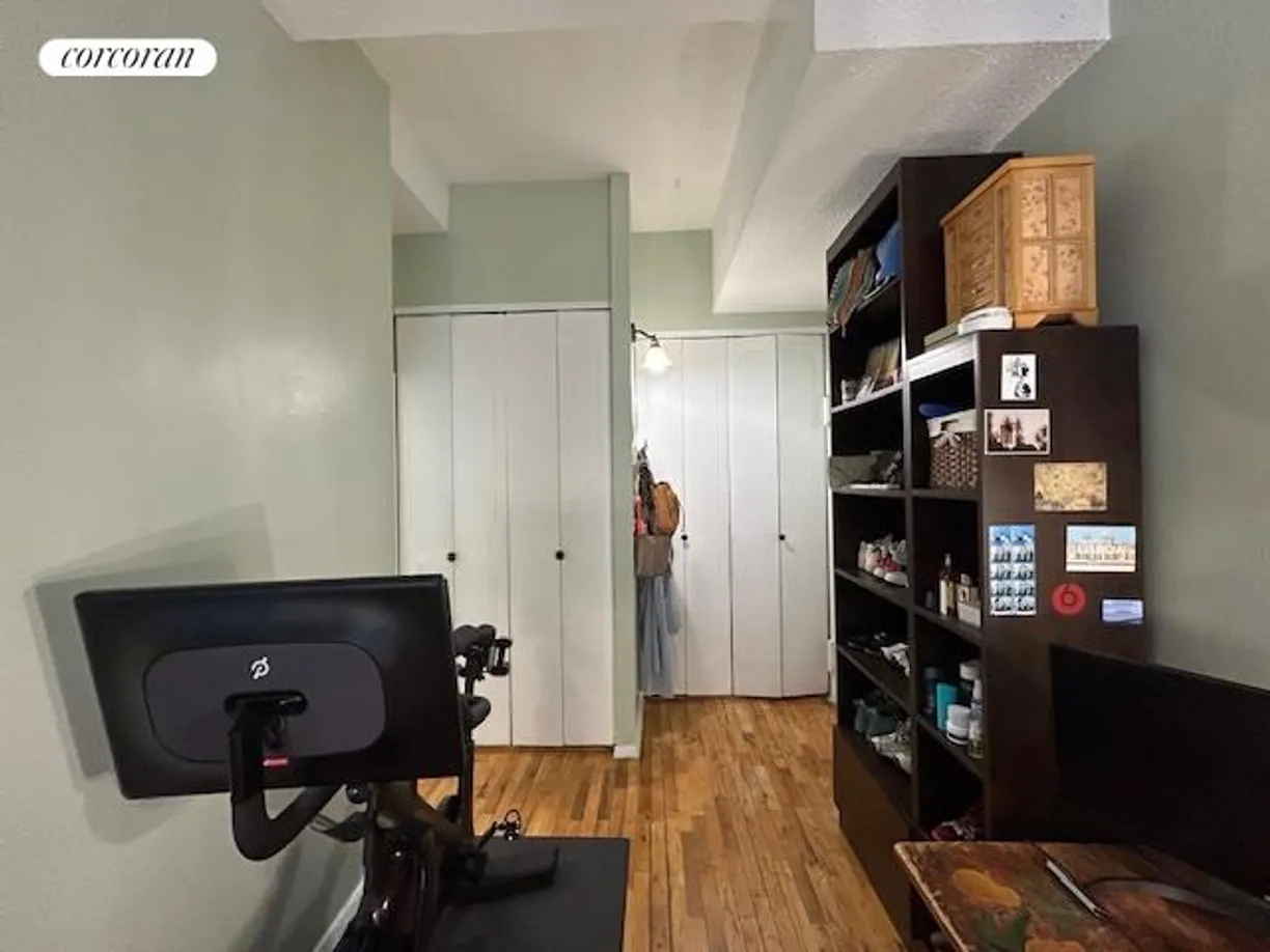 New York City Real Estate | View 4 Lexington Avenue, 6L | room 2