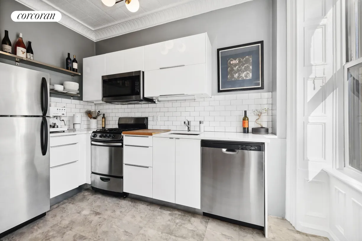 New York City Real Estate | View 430 Vanderbilt Avenue | room 2