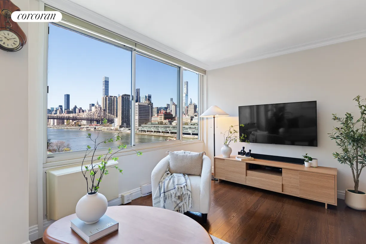 New York City Real Estate | View 575 Main Street, 903 | 2 Beds, 2 Baths