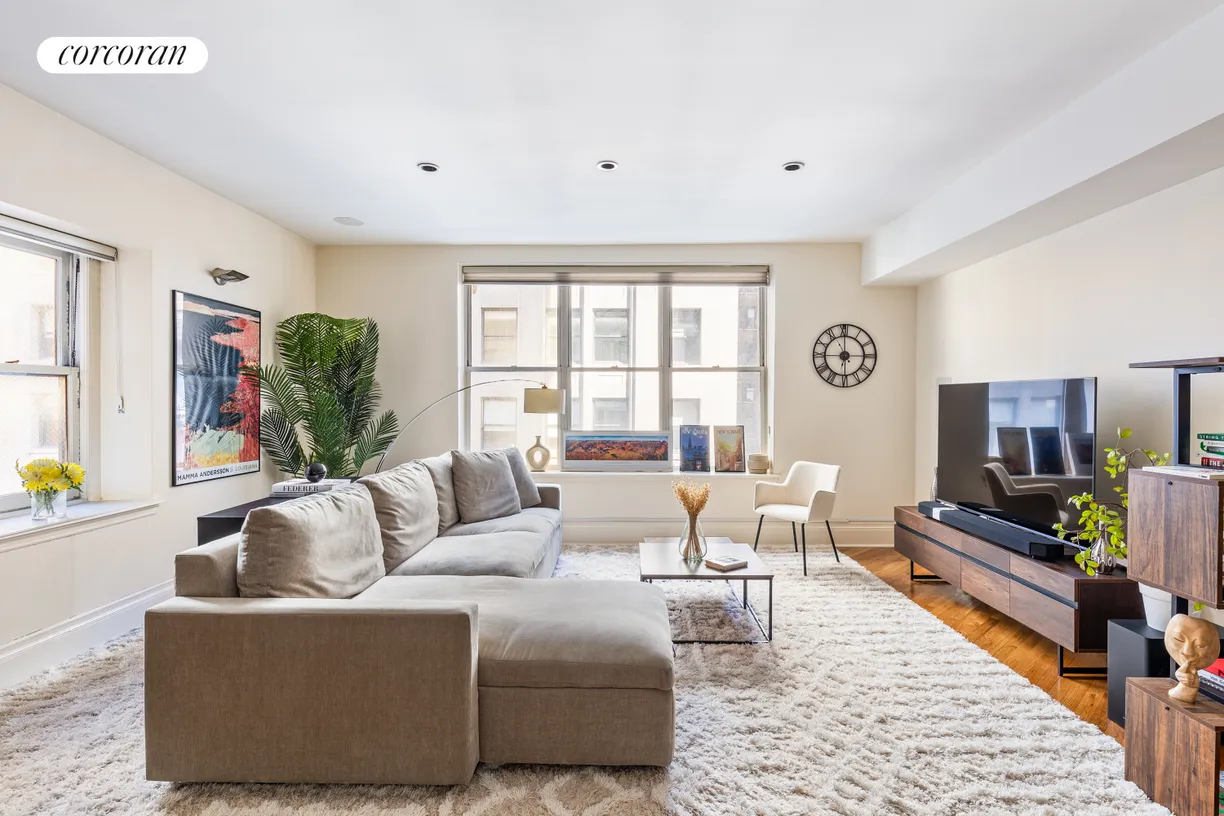New York City Real Estate | View 24 West 45th Street, 7 | 1 Bed, 2 Baths