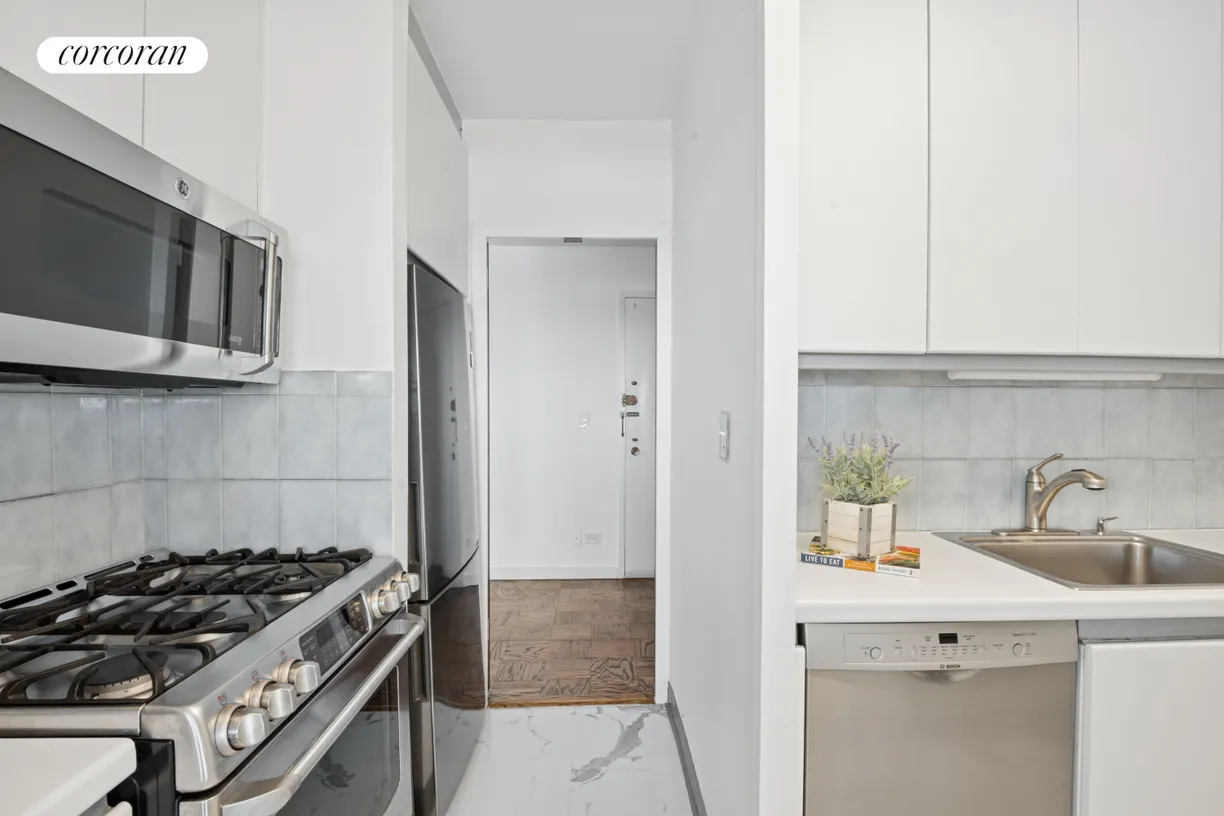 New York City Real Estate | View 1725 York Avenue, 33E | Kitchen