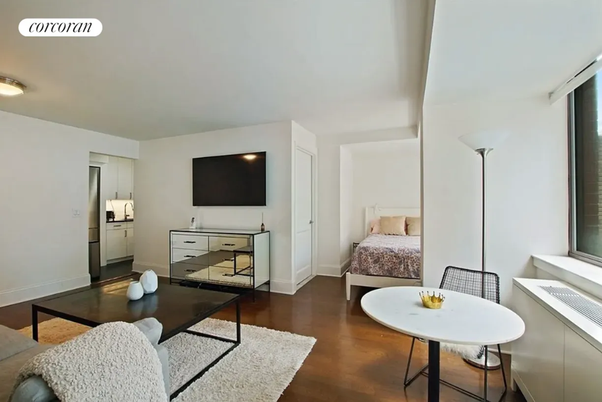 New York City Real Estate | View 300 East 64th Street, 6J | room 1