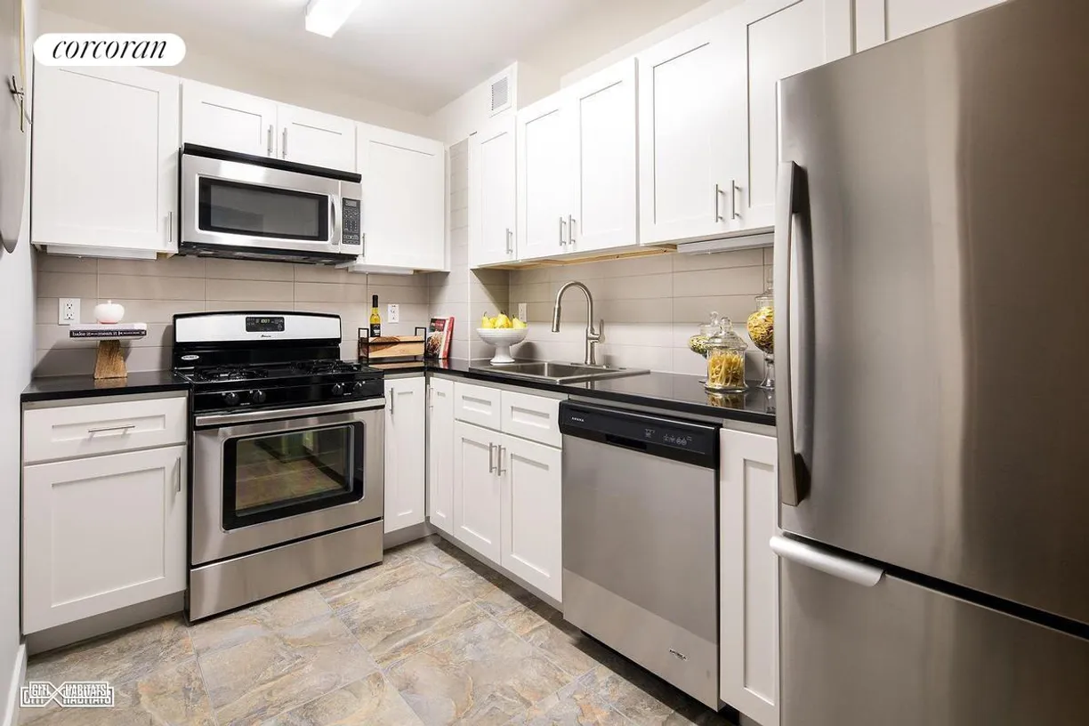 New York City Real Estate | View 33 Lincoln Road, PH9H | room 2