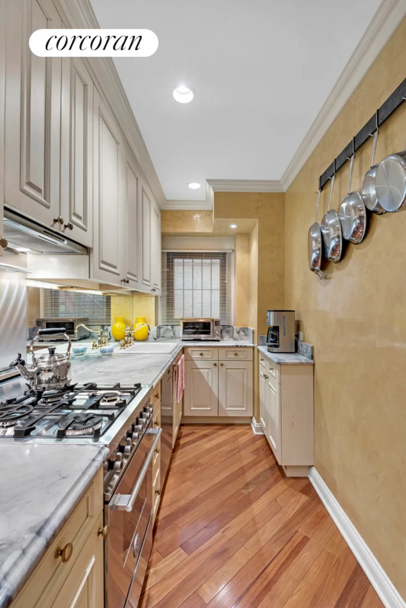 New York City Real Estate | View 137 Riverside Drive, 1A | room 2