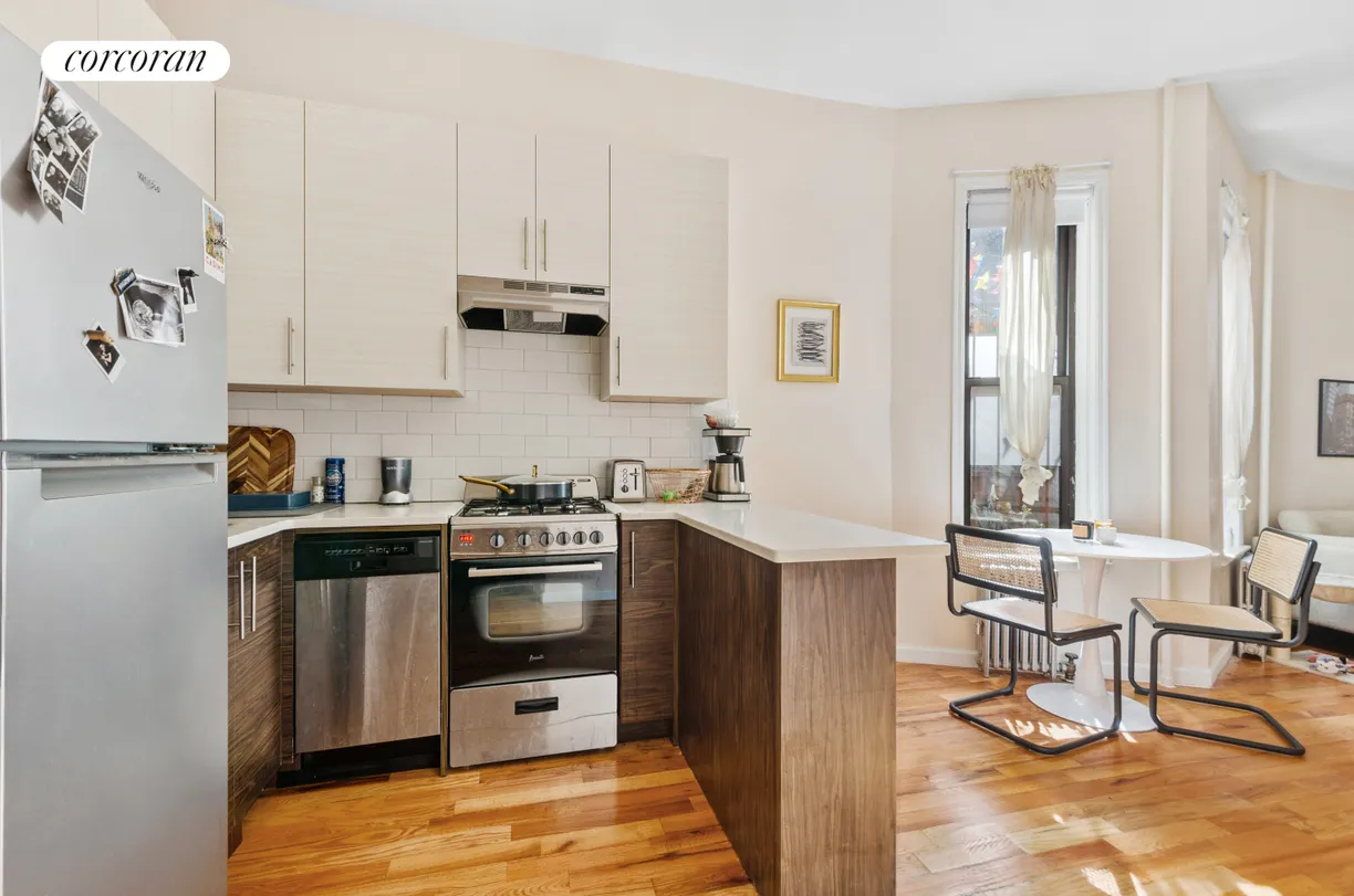 New York City Real Estate | View 339 2nd Street, 1R | 2 Beds, 1 Bath