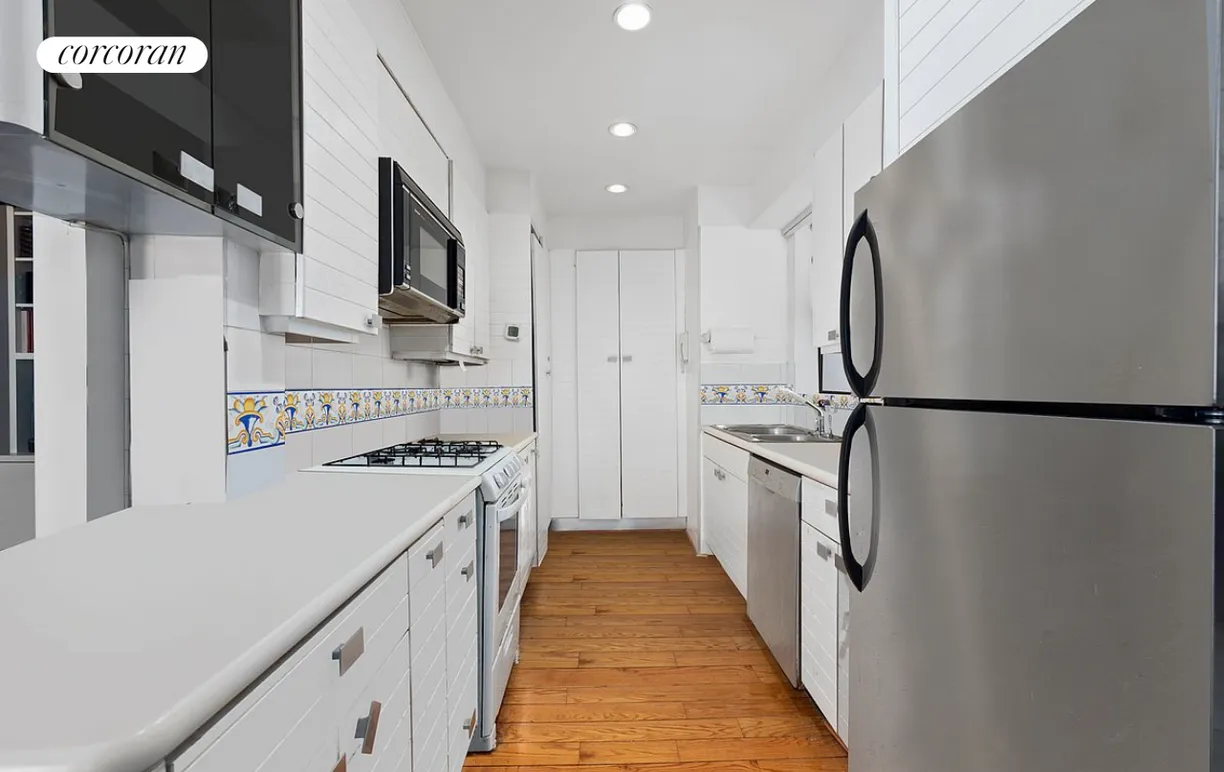 New York City Real Estate | View 58 West 58th Street, 19E | Kitchen