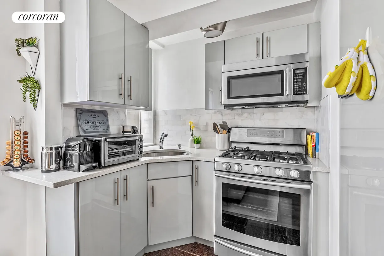 New York City Real Estate | View 140 East 40th Street, 9D | room 1