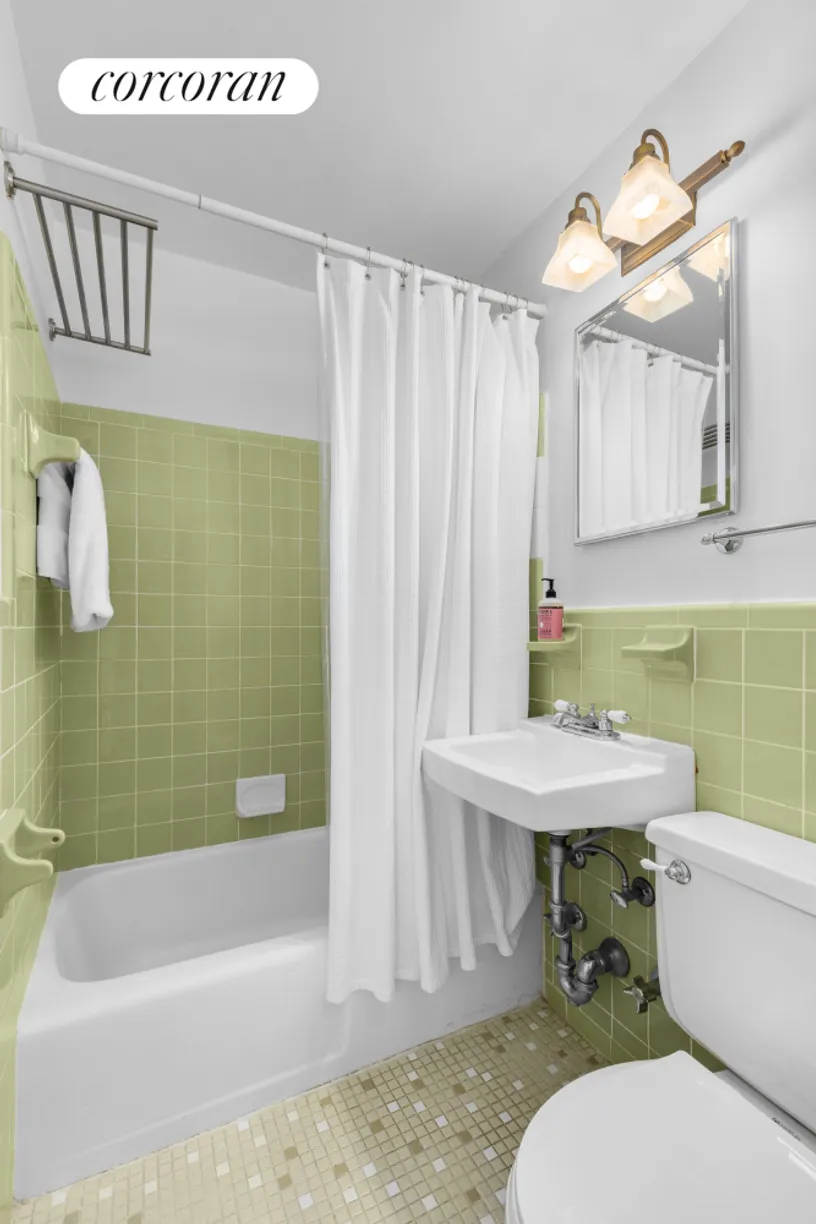 New York City Real Estate | View 326 West 22ND Street, 3F | Full Bathroom