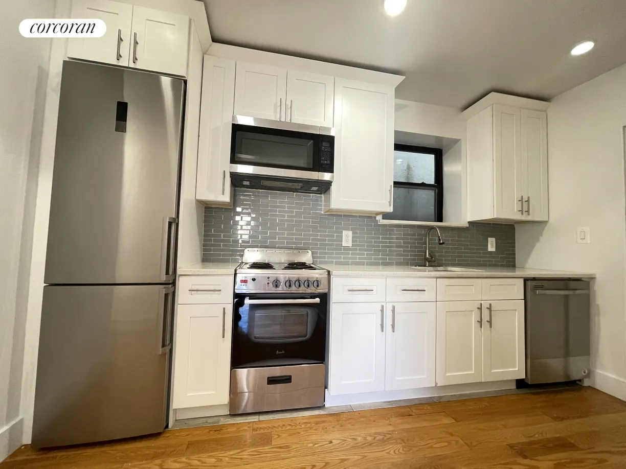 New York City Real Estate | View 506 Manhattan Avenue, 5C1 | 3 Beds, 2 Baths
