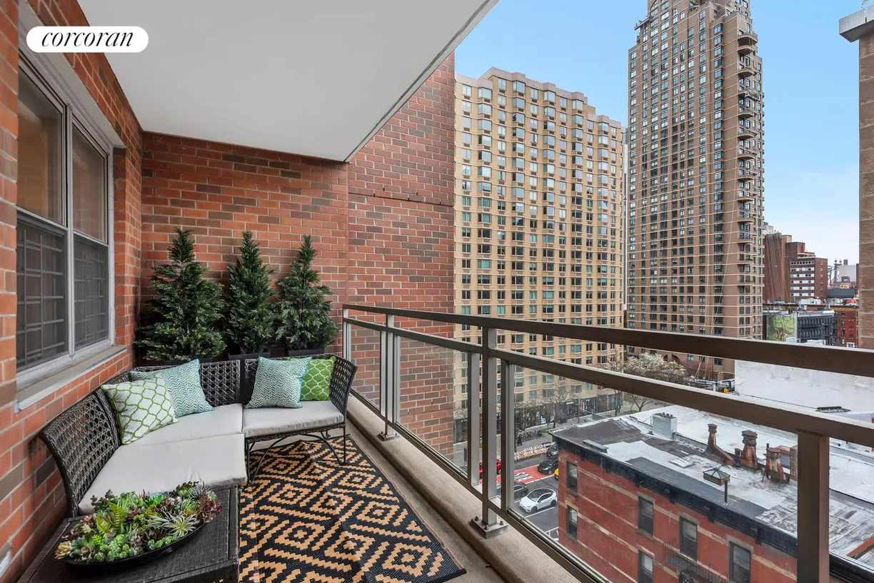 New York City Real Estate | View 360 East 72nd Street, B1008 | room 2