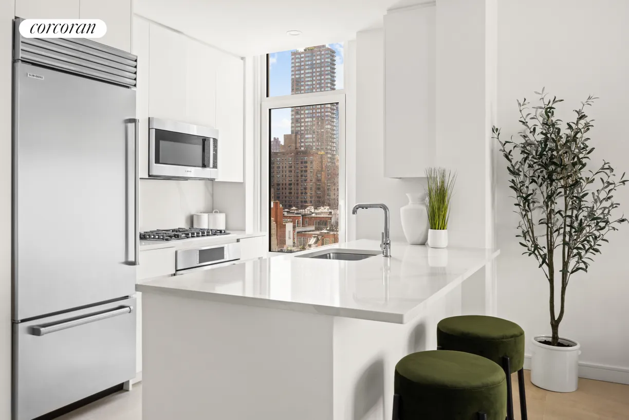 New York City Real Estate | View 300 East 83rd Street, 16A | room 2