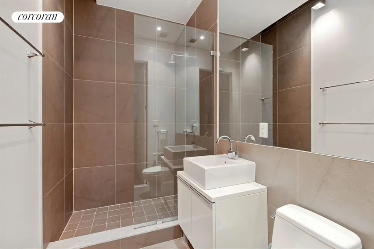 New York City Real Estate | View 15 Roebling Street, PHA | Full Bathroom