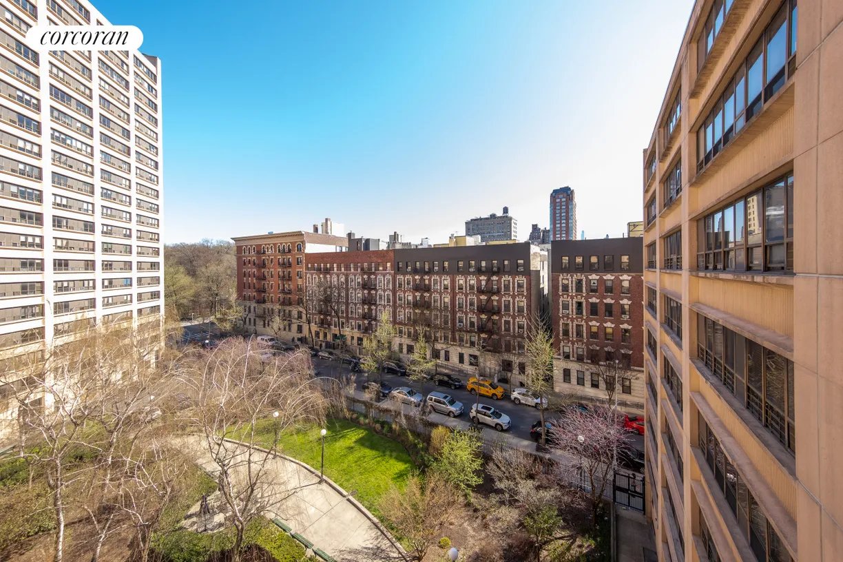 New York City Real Estate | View 220 Manhattan Avenue, 6V | 2 Beds, 1 Bath