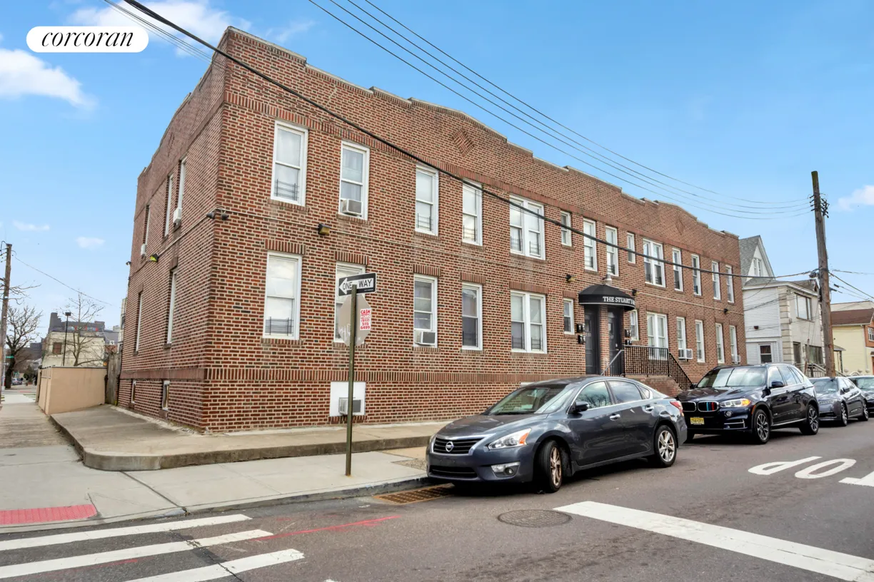 New York City Real Estate | View 95-03 Cresskill Place | room 1