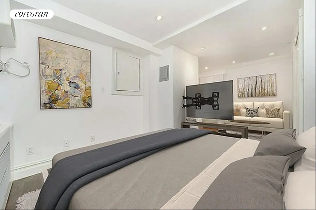 New York City Real Estate | View 102 Greenwich Avenue, 14R | 1 Bath