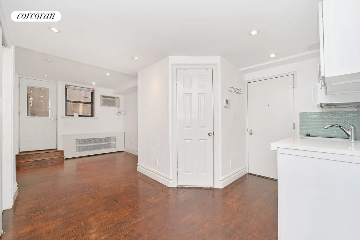 New York City Real Estate | View 102 Greenwich Avenue, 14R | room 2