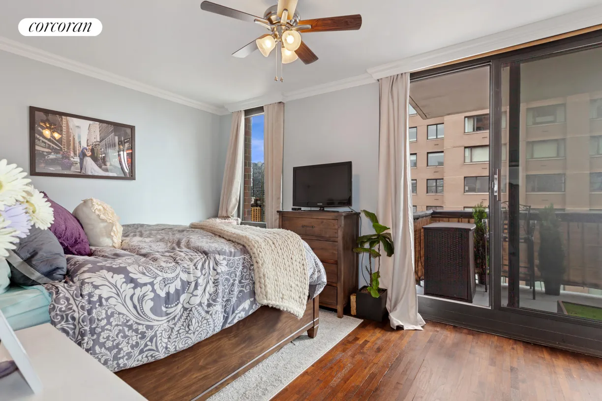 New York City Real Estate | View 52 East End Avenue, 22B | Bedroom
