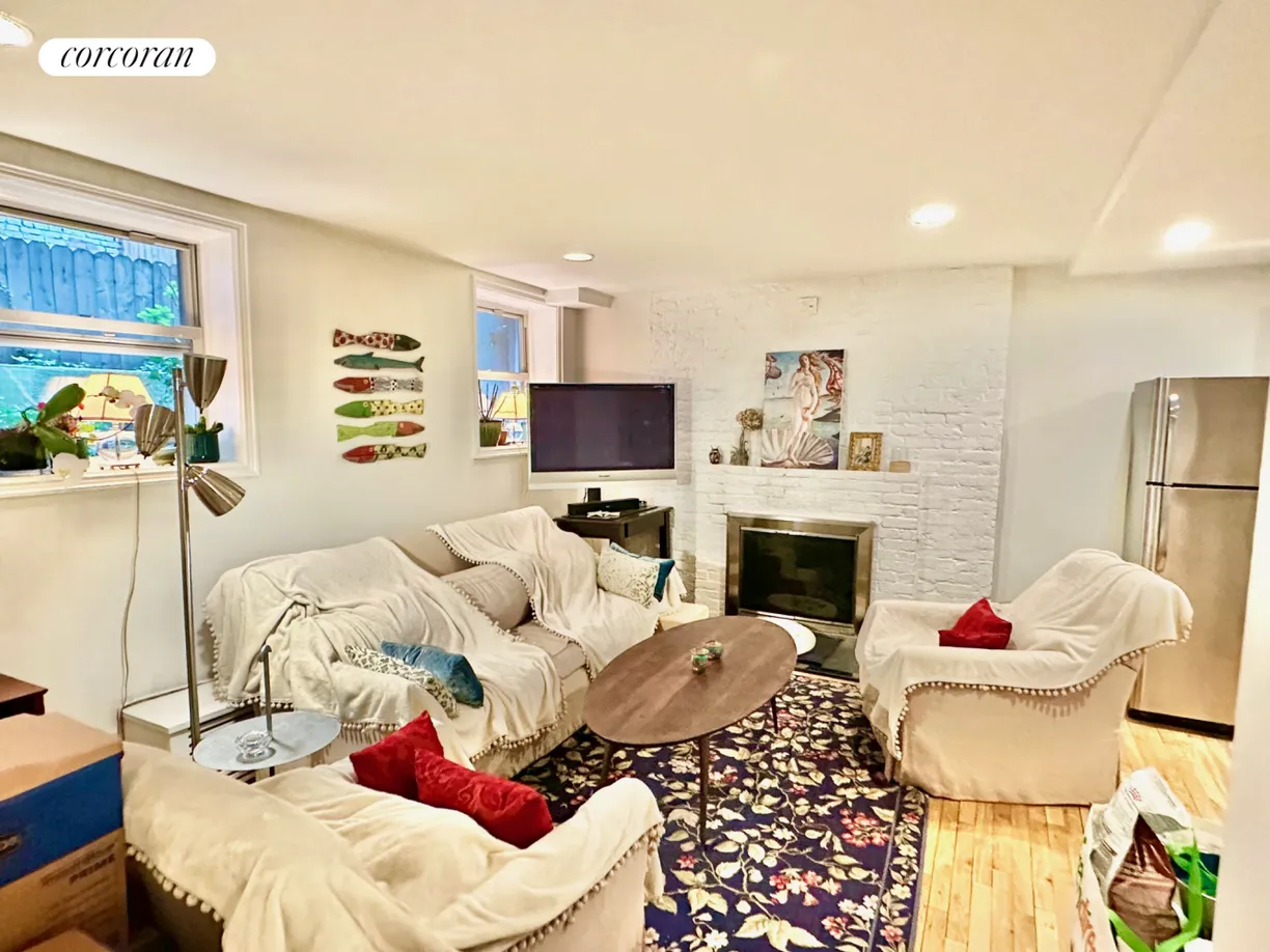 New York City Real Estate | View 20 Commerce Street, BW | 2 Beds, 1 Bath