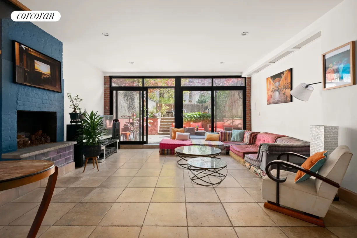 New York City Real Estate | View 517 East 84th Street, GARDENDPLX | room 1