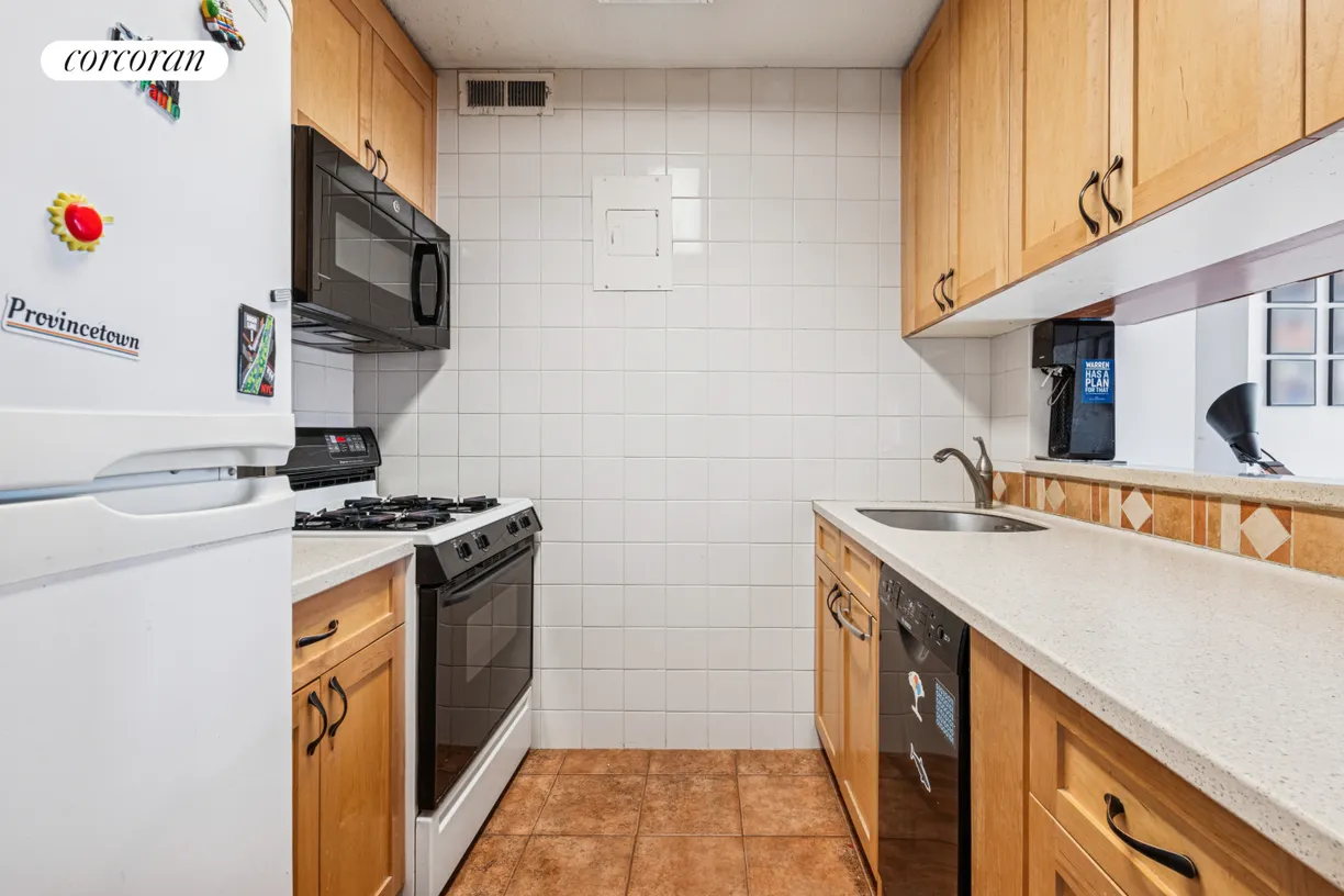 New York City Real Estate | View 275 West 96th Street, 8N | Kitchen